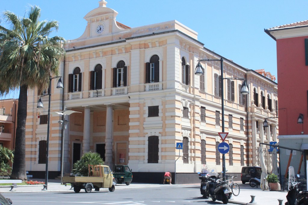 Biblioteca De Amicis Imperia (4)