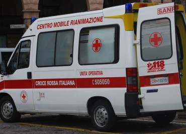 ambulanza-croce-rossa-370x266