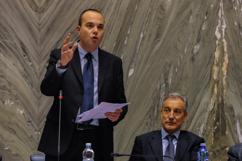 falciola-consiglio-comunale-imperia-27-11-14-2