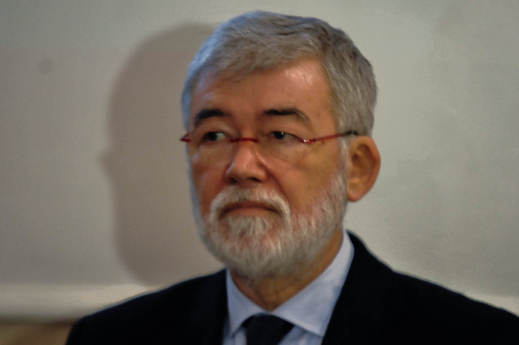 sergio-cofferati-primarie-polivalente-imperia-2002