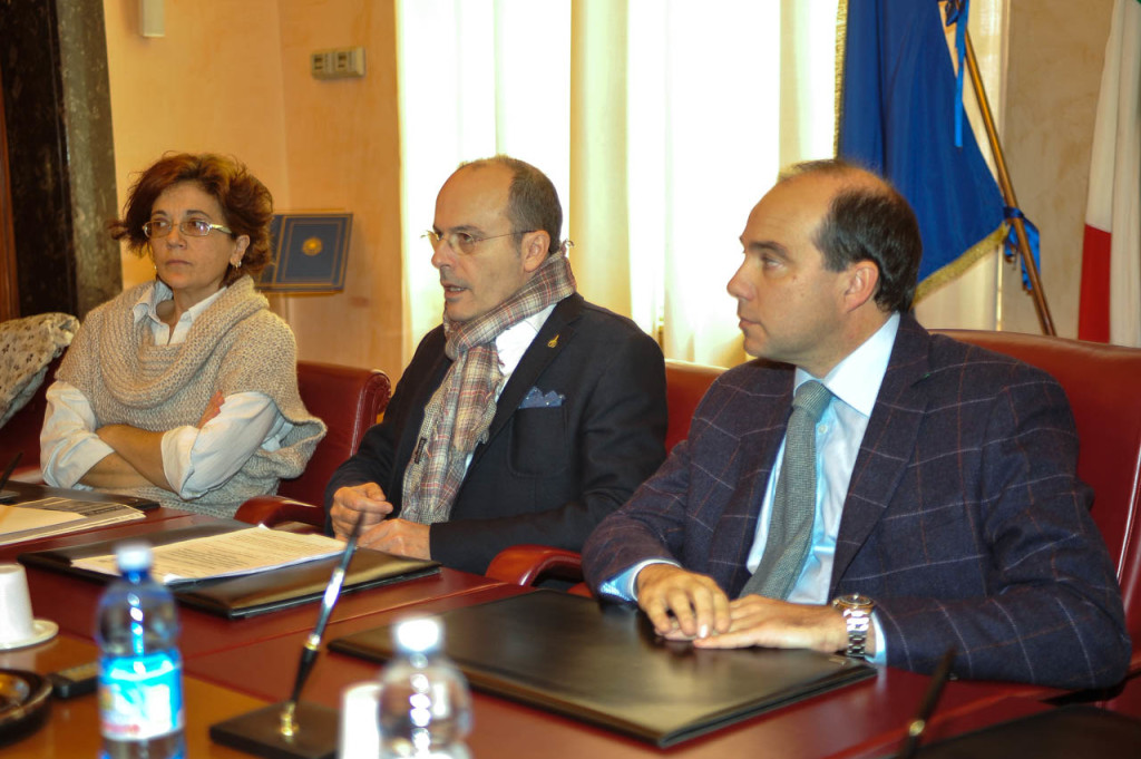 Presentazione-bando-2015-contributi-persone-e-nuclei-familiari-Imperia-2-12-14-4