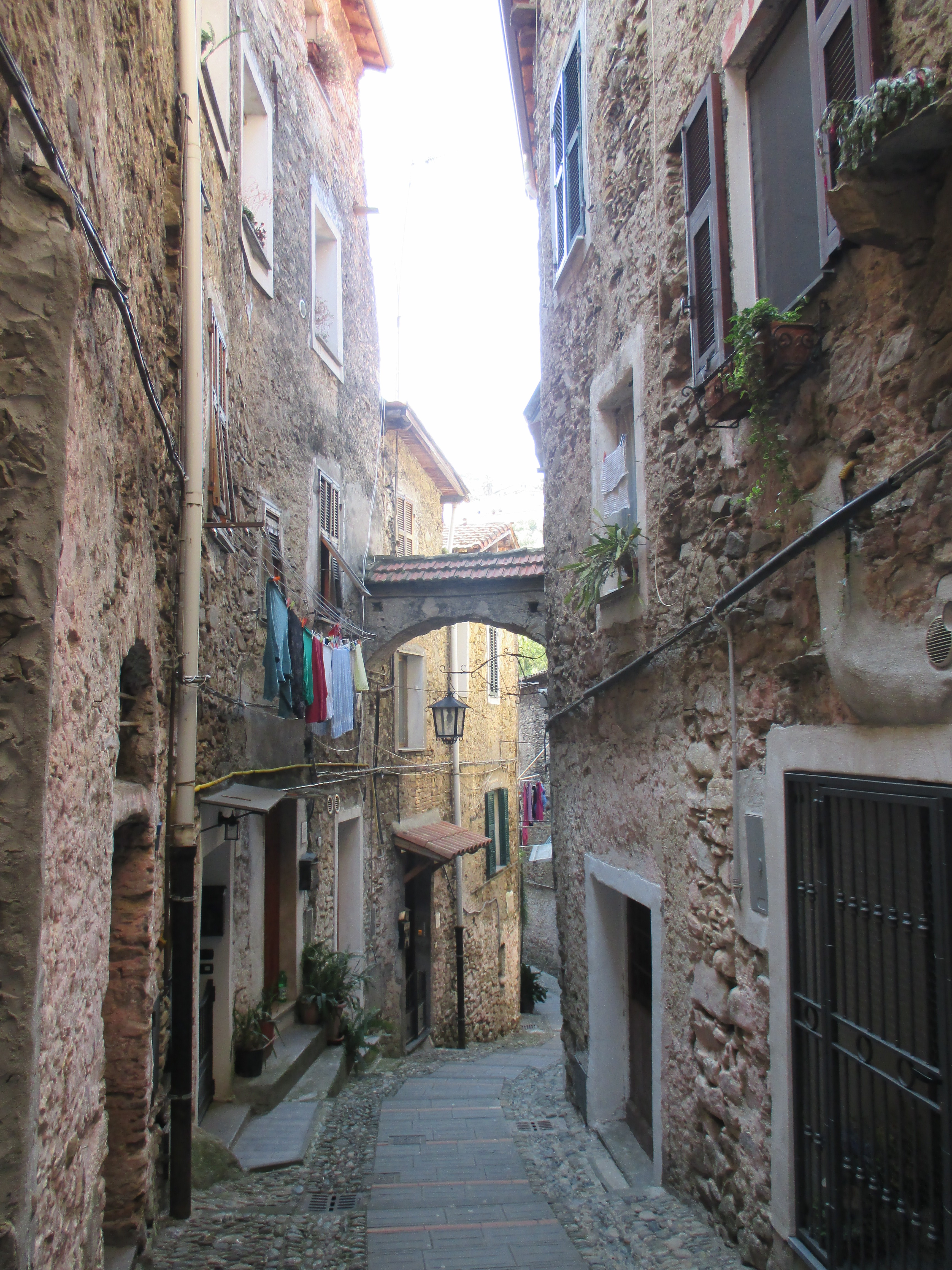 è La Liguria Una Terra Leggiadra