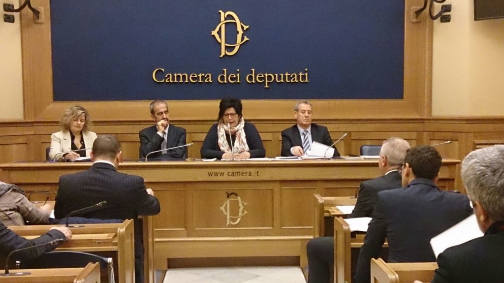 conf-stampa-camera_19_10