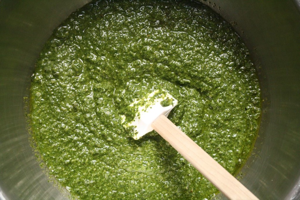 Making_pesto