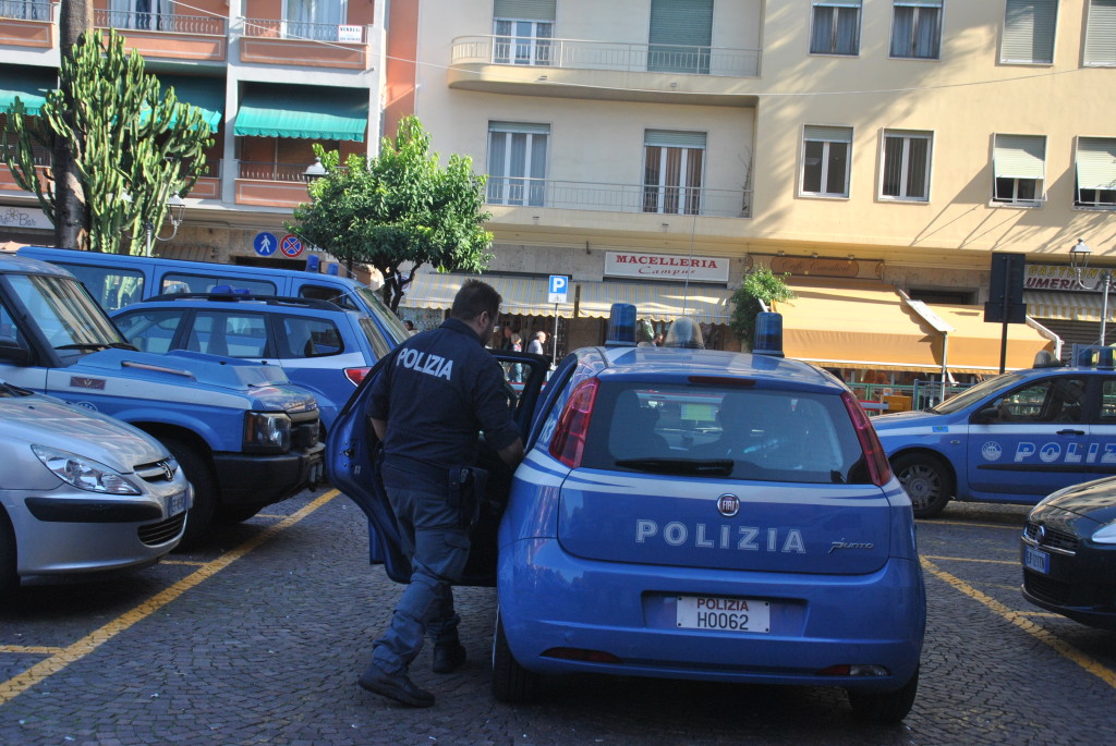 AUTO POLIZIA