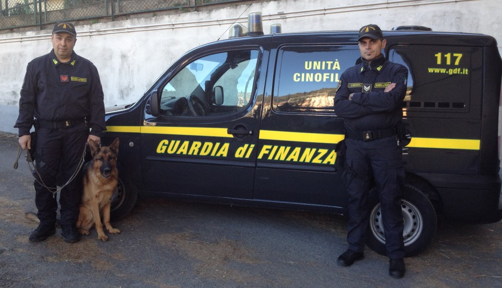 arresto-confine-finzna-droga-autobus