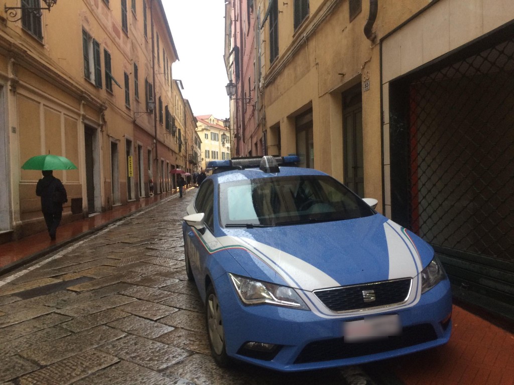 polizia in via cascione