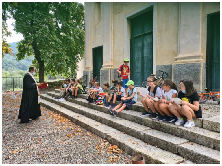 Scuola A Villa Viani La Tradizionale benedizione Degli Zaini Degli 